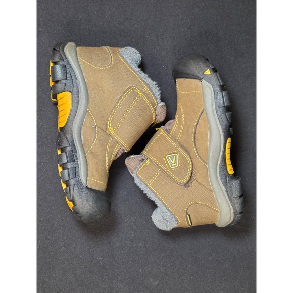 KEEN Boots Unisex Kids Keen Portsmouth Kids Waterproof Hiking Boots Brown Yellow Fur Lined Size 10c